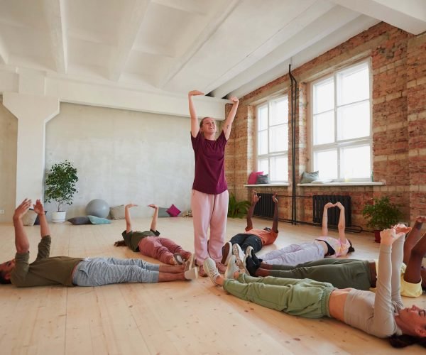 people-in-yoga-class-GRT6J4U.jpg